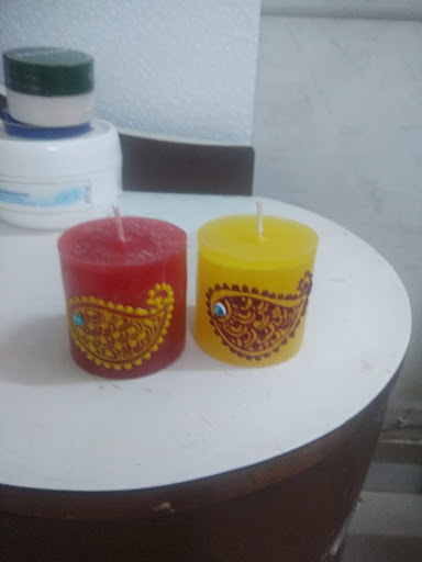 Craft Tree designer candle & chocolates