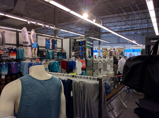 Clothing Store «Old Navy», reviews and photos, 5625 Bay St, Emeryville, CA 94608, USA
