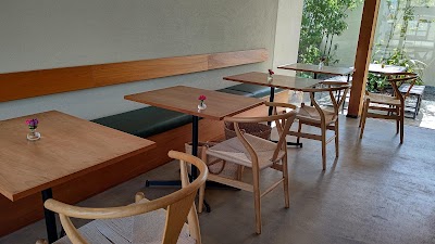 CAFE MANA