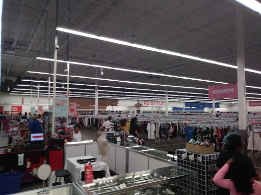 Shopping Mall «Parkway Square Shopping Center», reviews and photos, 16876 Southcenter Pkwy, Tukwila, WA 98188, USA