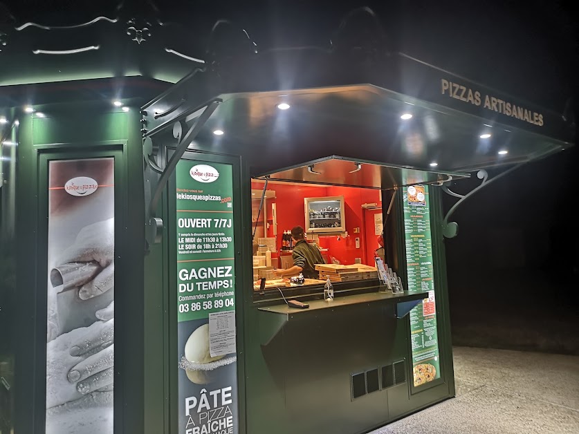 Le kiosque à pizzas à Guérigny