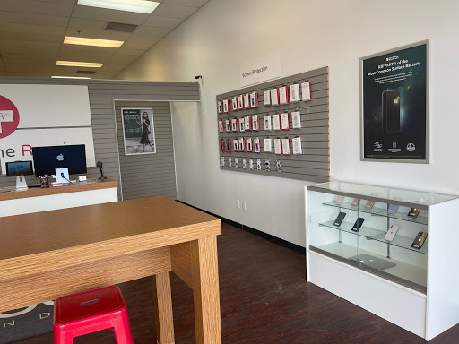 Mobile Phone Repair Shop «CPR Cell Phone Repair West Chester», reviews and photos, 7751 Cox Ln, West Chester Township, OH 45069, USA