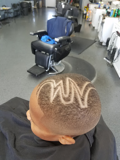 Barber Shop «Razor 1 Kutz Barbershop», reviews and photos, 7218 Montgomery Rd, Silverton, OH 45236, USA