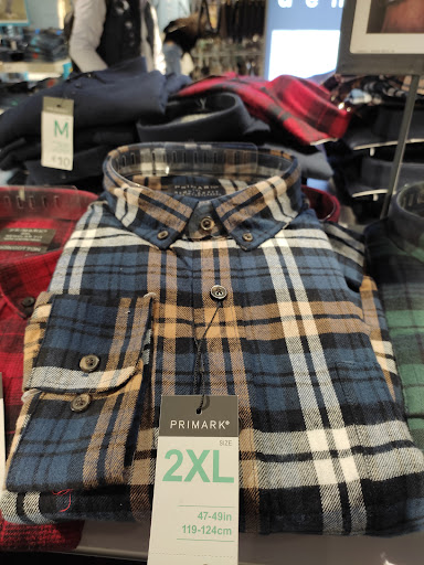 Stores to buy women's plaid pants Brussels
