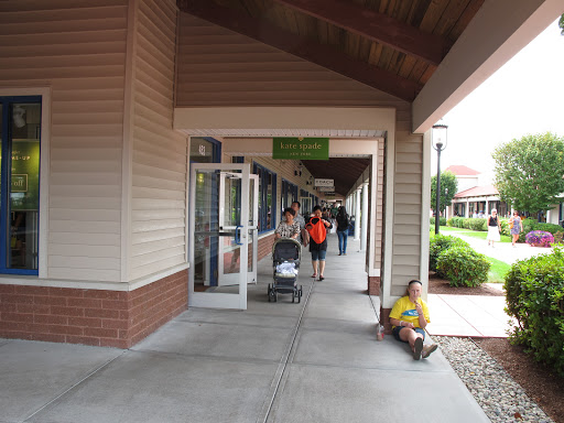 Sporting Goods Store «Nike Factory Store», reviews and photos, 1 Outlet Blvd #600, Wrentham, MA 02093, USA