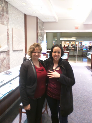 Jewelry Store «Rogers & Hollands Jewelers», reviews and photos, 126 Rosedale Shopping Center #614, Roseville, MN 55113, USA