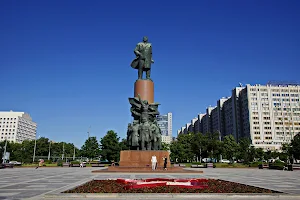 Lenin Monument image