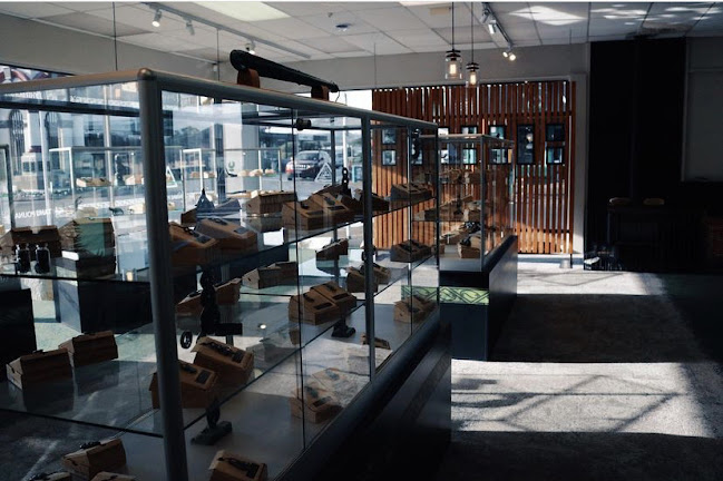 Reviews of Waewae Pounamu in Hokitika - Jewelry