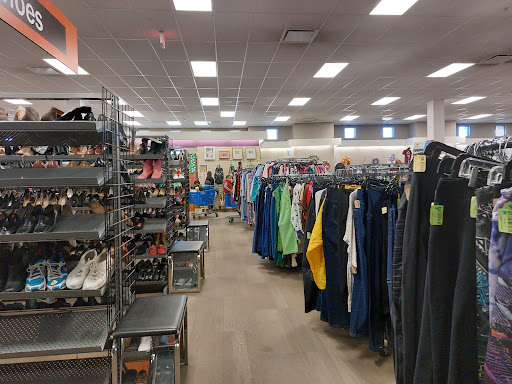 Thrift Store «Discover Goodwill Fountain Retail Center», reviews and photos