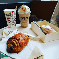 Plats et boissons du Restaurant servant le petit-déjeuner Starbucks à Paris - n°9