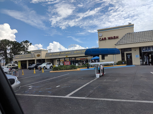 Shopping Mall «Lake Village Shopping MallKitchengaets», reviews and photos, 10601 US-441, Leesburg, FL 34788, USA