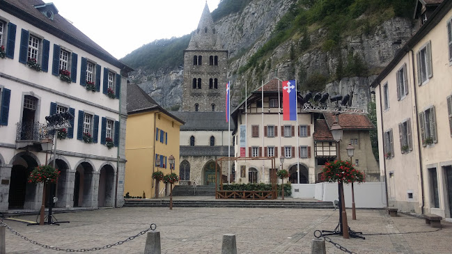 Rezensionen über Lycée-Collège de l'Abbaye in Monthey - Schule