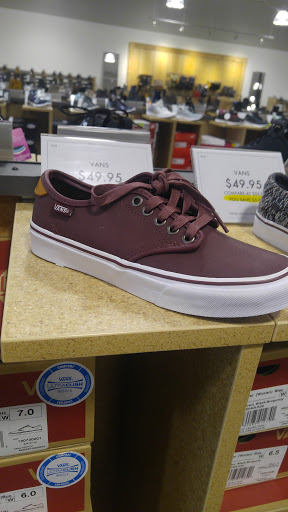 Shoe Store «DSW Designer Shoe Warehouse», reviews and photos, 4049 Grand Ave, Chino, CA 91710, USA