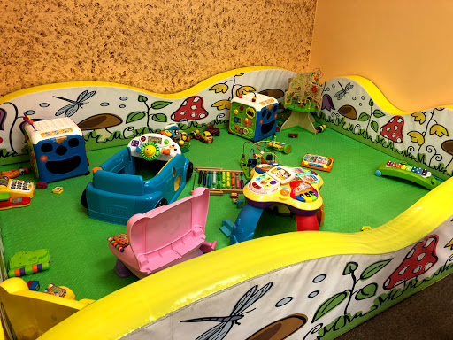 Coffee Shop «Kids Art & Cafe», reviews and photos, 710 E Schaumburg Rd, Schaumburg, IL 60194, USA