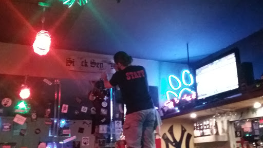 Live Music Bar «The Loudhouse Rock & Roll Bar», reviews and photos, 915 W Prince Rd, Tucson, AZ 85705, USA