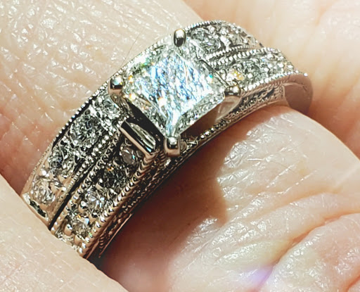 Jewelry Store «Koser Jewelers», reviews and photos, 811 E Main St, Mount Joy, PA 17552, USA