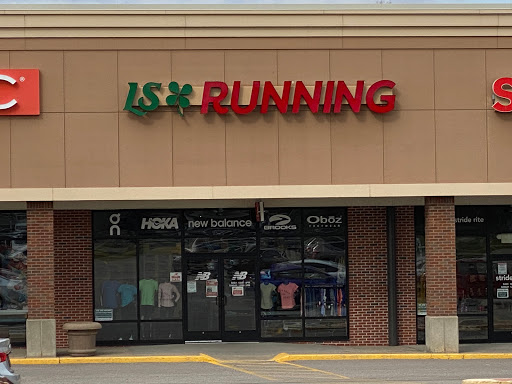 Shoe Store «New Balance Fairlawn», reviews and photos, 2691 W Market St, Fairlawn, OH 44333, USA