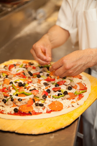 #9 best pizza place in Santa Monica - Santa Monica Pizza Kitchen