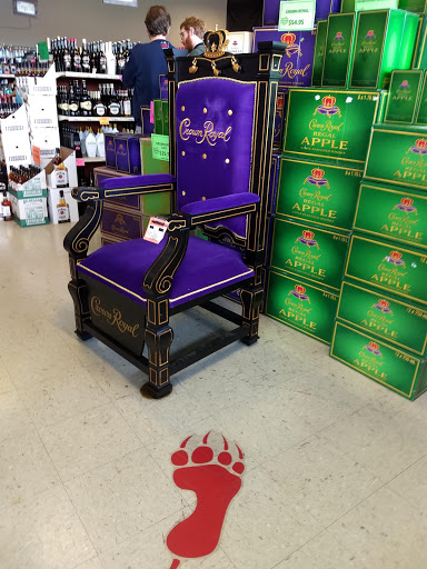 Liquor Store «Santiam Liquor Store», reviews and photos, 2530 Pacific Blvd SE, Albany, OR 97322, USA