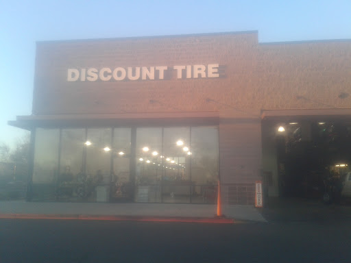 Tire Shop «Discount Tire Store - Anthem, AZ», reviews and photos, 42425 N Vision Way, Anthem, AZ 85086, USA