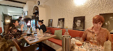 Atmosphère du Café et restaurant de grillades Restaurant Du Théâtre à Sanary-sur-Mer - n°13