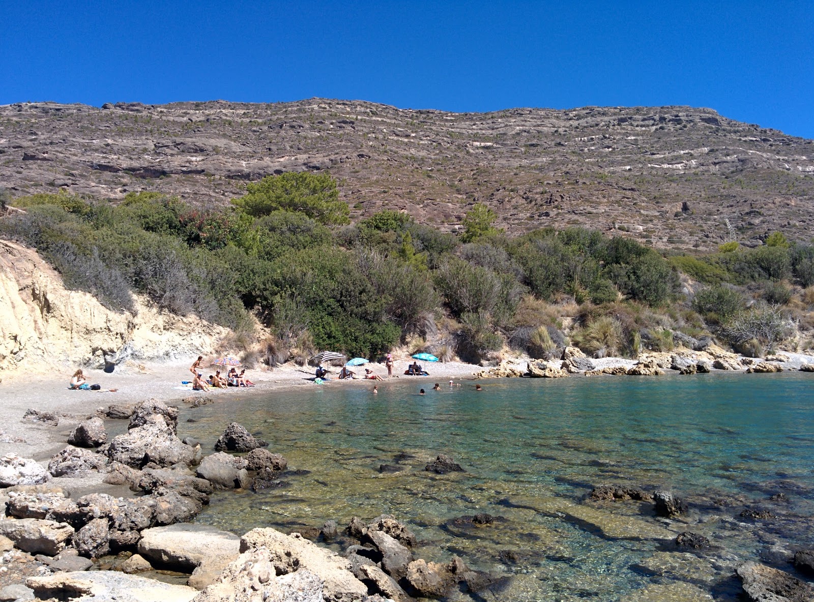 Foto von Maheridi beach mit türkisfarbenes wasser Oberfläche