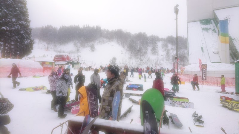 鷲ケ岳スキースノーボードスクール