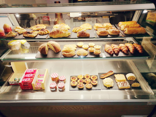 Madruga Pão Quente - Pastelaria - Café no Mouçós, Vila Real