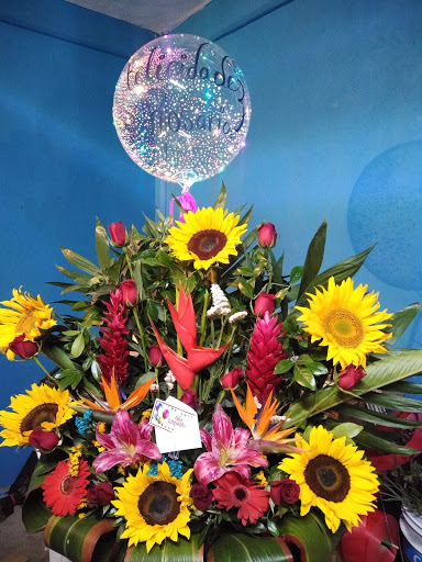 Mil flores florería en  en la zona Tlaixco