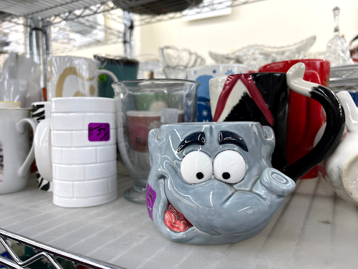 Thrift Store «American Thrift Store», reviews and photos, 5051 N University Dr, Lauderhill, FL 33351, USA