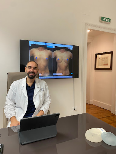 Dr. Umberto Napoli | Chirurgo Plastico