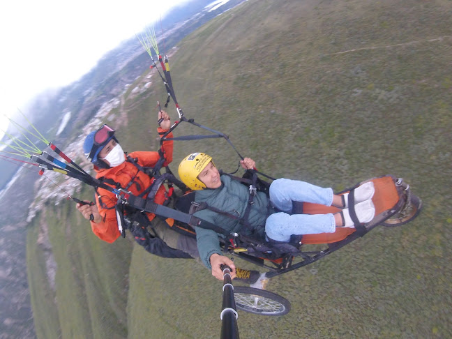 FLYECUADOR Paragliding & Adventure - Escuela