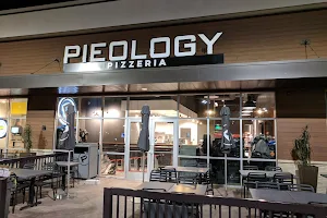 Pieology Pizzeria image