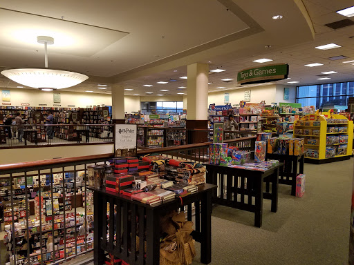 Barnes & Noble image