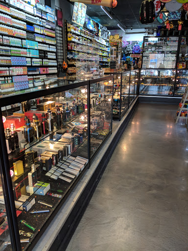 Tobacco Shop «Kazzaz Smoke Shop», reviews and photos, 6355 W Montrose Ave, Chicago, IL 60634, USA