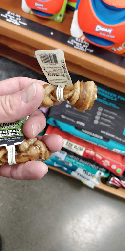 Pet Supply Store «Mud Bay», reviews and photos, 2540 NW 188th Ave, Hillsboro, OR 97124, USA