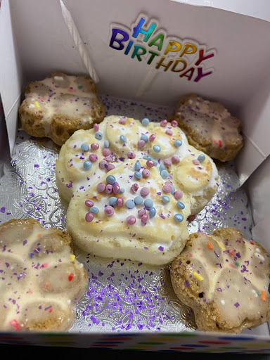 Pet Supply Store «Haute Dogs Boutique & Barkery», reviews and photos, 507 Georgia St, Vallejo, CA 94590, USA