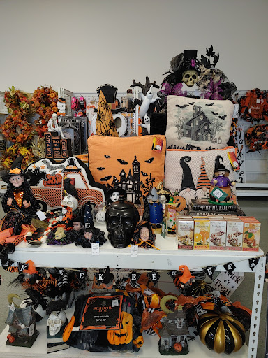 Shopping Mall «Shops at CenterPoint», reviews and photos, 3665 28th St SE, Grand Rapids, MI 49512, USA