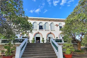 Bạch Dinh (White Palace Historical Cultural Relic) image