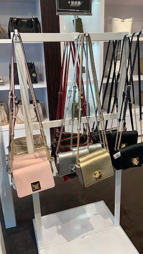 Fashion Accessories Store «Michael Kors», reviews and photos, 1650 Premium Outlet Blvd #1800, Aurora, IL 60502, USA