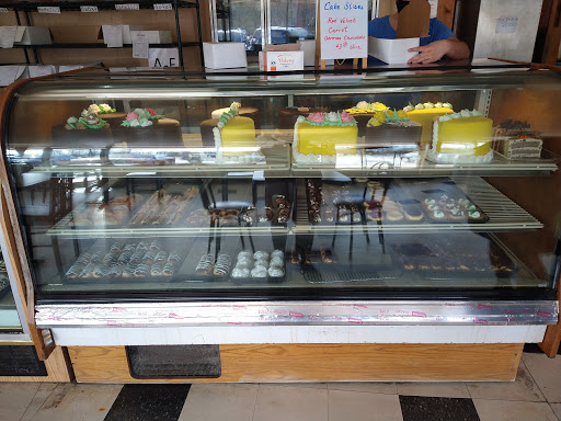 Bakery «Mandeville Bake Shop», reviews and photos, 2203 Florida St, Mandeville, LA 70448, USA