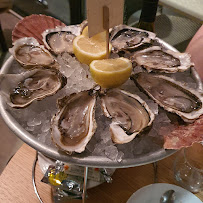 Huître du Restaurant de fruits de mer Vin & Marée Voltaire Nation à Paris - n°7