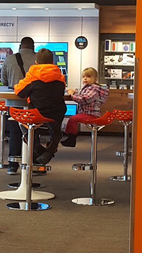 Cell Phone Store «AT&T», reviews and photos, 28101 Chagrin Blvd, Woodmere, OH 44122, USA