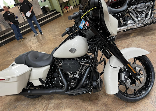 Harley-Davidson Dealer «Rawhide Harley-Davidson», reviews and photos, 725 N Rawhide, Olathe, KS 66061, USA