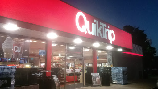 Gas Station «QuikTrip», reviews and photos, 290 E 4th St, Eureka, MO 63025, USA