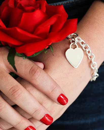 Jewelry Store «T-Bird Jewels Jewelry Store», reviews and photos, 1990 Village Center Cir, Las Vegas, NV 89134, USA