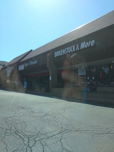 Shopping Mall «Westgate Centre», reviews and photos, 12320 Olive Blvd, Creve Coeur, MO 63141, USA