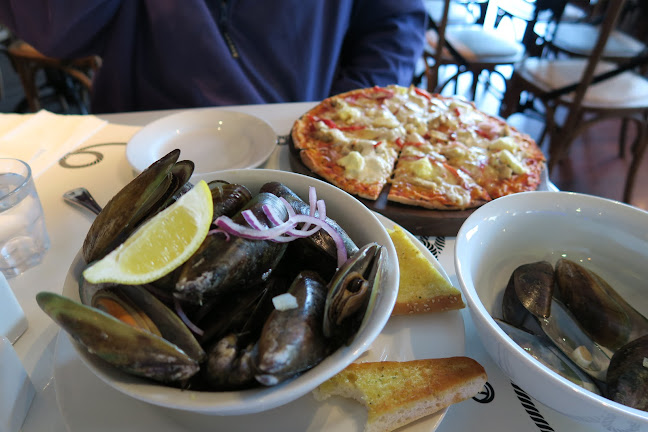 Oxley's Bar & Kitchen - Restaurant