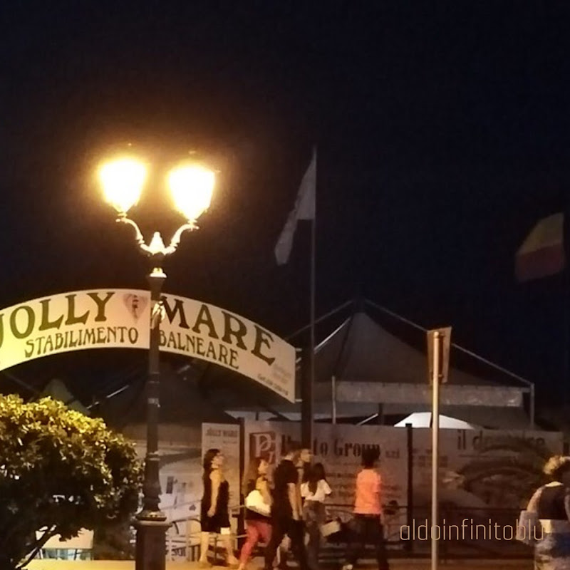 Jolly Mare Beach Club