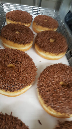 Donut Shop «Sip-N-Dip», reviews and photos, 775 Hope St, Bristol, RI 02809, USA